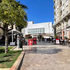 Santiago Center 2 Málaga